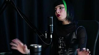 Decidiu investir em conteúdo pornô, foi chamada na direção da escola por vídeo vazado, perdeu a virgindade na cama da mãe, says Carol Rhcp in sheer red lingerie.