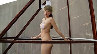 岡田紗佳 Wears Silk Bikini In Japanese Scene!