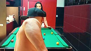 ねえセクシーおかまちゃん、今ムキムキサッカー選手にケツくれてんの？