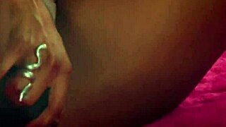 morena gostosa se masturbando até gozar