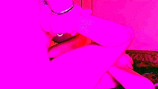 Macho me coge con medias rositas puestas y big cock en hairy pussy hasta orgasm 😏