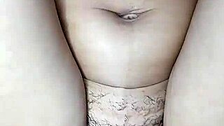 Joven Caliente Latina Masturba Coño Peludo Cabalgando Hasta Corrida Cremosa