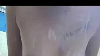 Joven Caliente Latina Masturba Coño Peludo Cabalgando Hasta Corrida Cremosa