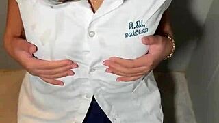 Gadis Thailand 18+ seragam sekolah kena ngentot keras turis Eropa kontol besar POV doggy cowgirl