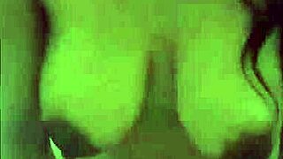 me encanta que me cojan por el culo y me pone muy cachonda en esta pareja casera