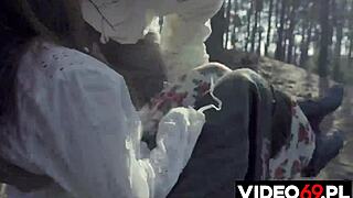 Blondýna v kostýmu slibuje divoký orál a šukání v HD cosplayi