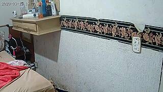 Paty Bumbum ateşlenirken kıllı Latin amı ıslak ve hazır bekliyor