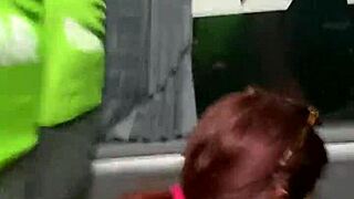 uh, sexo mais arriscado dentro do ônibus - público real com telespectadores, like banging this curvy brazilian with big ass and tits outdoors