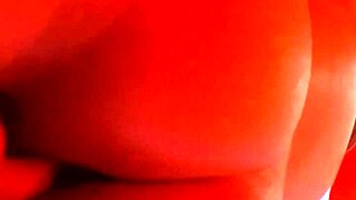 Manoseada y dedeada recibe una cogida anal en el hotel durante el encuentro