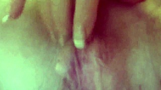 petite milf with huge clit, you wanna see me masturbate?