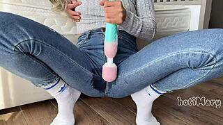 She loses the challenge to not cum and squirts three times in amateur Asian game