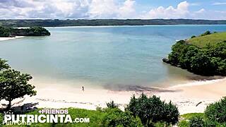 Awak Ghairah Tengok Putri Cinta Menari Tepi Kolam Ke?