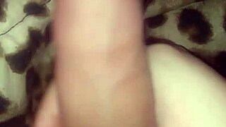 hey im derek i love cuming on my big monster cock