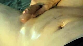 Can You Handle Driftwood And Barefoot Kontessa Giving Another Amazing Handjob With Cumshot In Homemade Couple Video?