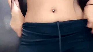 pós treino gostosa no banheiro