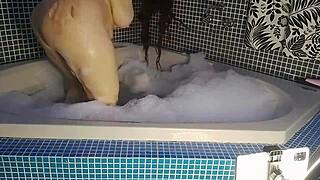 Vivi Guedez Rides And Licks In Hotel Solo