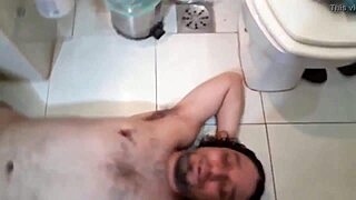 rafinha bastos caue moura and pc siqueira checking out bluezao's amateur videos on xvideos 😂