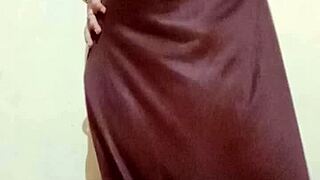 Shilpa Bhabhi's Captivating Figure Display