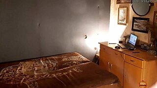 klaudiaambergirl shares her solo milf masturbation session at home