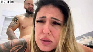 falei que nao queria dar o cu virgem, mas ele meteu sem camisinha e gozou dentro