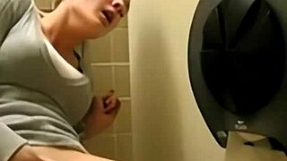 Quickly Cum In The Toilet During Mature Mommy Massage Orgasm