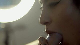 Хочешь узнать как трахают с хуем глубоко во рту?