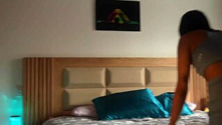 Roommie caught in virtual sex with boyfriend