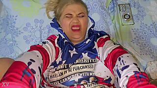 hey, check out this golden blonde who's seriously the top porn slut ever 😍