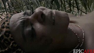 She offered her pussy when I asked for help