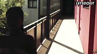 Apolonia Lapiedra i Sicilia u strastvenoj lezbejskoj akciji ljubljenje i lizanje pičke kod kuće