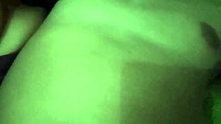 why does this indo janda crave brondong's big cock in her pussy so much