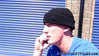 Kinky cougar gives handjob and sucks cock hard 😈