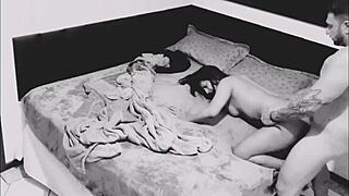 coloquei câmera escondida em casa e flagrei vizinho comendo minha esposa. ela beija e fode no swingers group final.