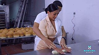 Brutarul mi-a umplut curul cu spermă! Mariana Martix și Max Betancur