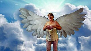 buni carmen angel înnebunește cu băț și pulă la futere dublă, spermă dublă și creampie