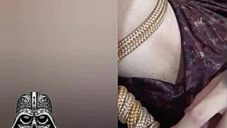 Ласкает хуй - Сексуальная босиком бразильская брюнетка в бондаже с кремпаем в BDSM!