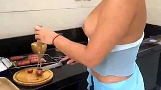 blogueira japonesa, you gave your pussy to the barbecue guy without condom during the review?