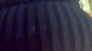 Rastgele dolgun karıyla gündelik yarrak yeme macerası