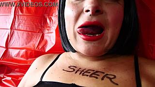 the simple pussy pump session leaves her hairless shaved area swollen and smooth