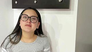 Mientras Mi Esposo No Está Monto La Gran Polla De Mi Cuñado En El Dormitorio Con Dirty Talk