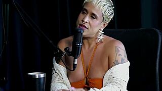 Seu forte é exibição se sente autêntica tem falta das preliminares não sai com homens sem planos e quando beijou mulheres - Just Joana watch on Sheer Red?