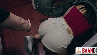 Me Quede Atrapada Y Mi Amiga Me Follo El Coño Con Dildo!