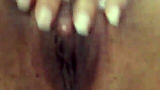 casada safada shows off her big ass in amateur style around the house with teasing moves