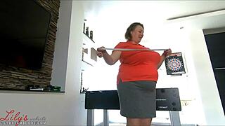 Huge bouncy natural tits jiggle