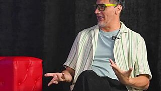 why did the show lesbico with xiara dark and nahoo turn wild when fan fucked one girl outdoors