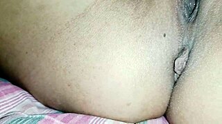 I love licking that pinay mommy's pussy