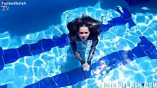 underwater jessica bunny shows off her big ass and skinny latina pussy in wet passionate action