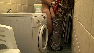 Amatérská cuckold manželka chce drsný hardcore anál v sklepě když chlap v práci? Evropská milf podvádí orálem a výstřikem v kuchyni