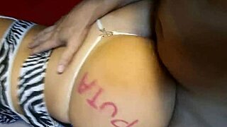 Ta obrovská prdel macocha končí tvrdě křičí v domácím doggystyle orgasmu