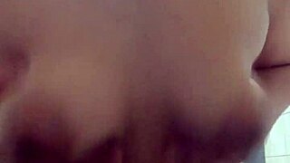 cheia de fogo na bucetinha i show off my big ass for the camera and touch myself sensually